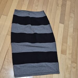 Lululemon Black and Gray Pencil Skirt Size 8